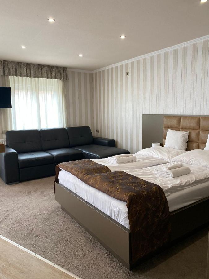Blueline Motel Ясберень Экстерьер фото