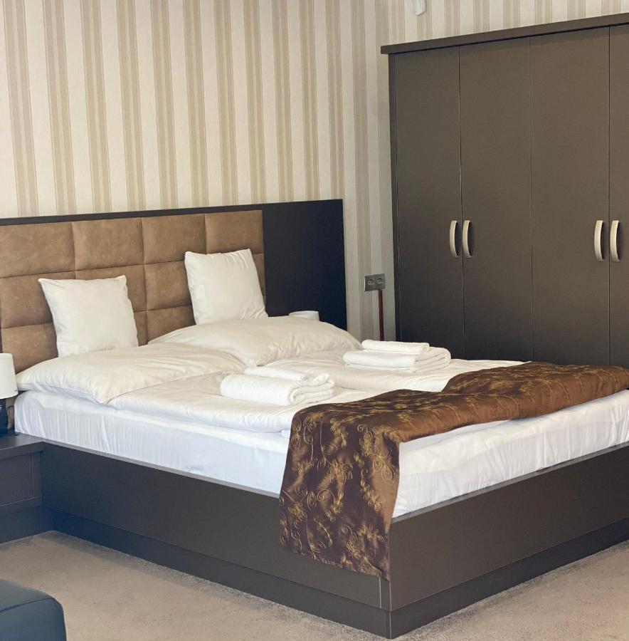 Blueline Motel Ясберень Экстерьер фото